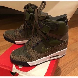 Nike Air Revolution Sky Hi